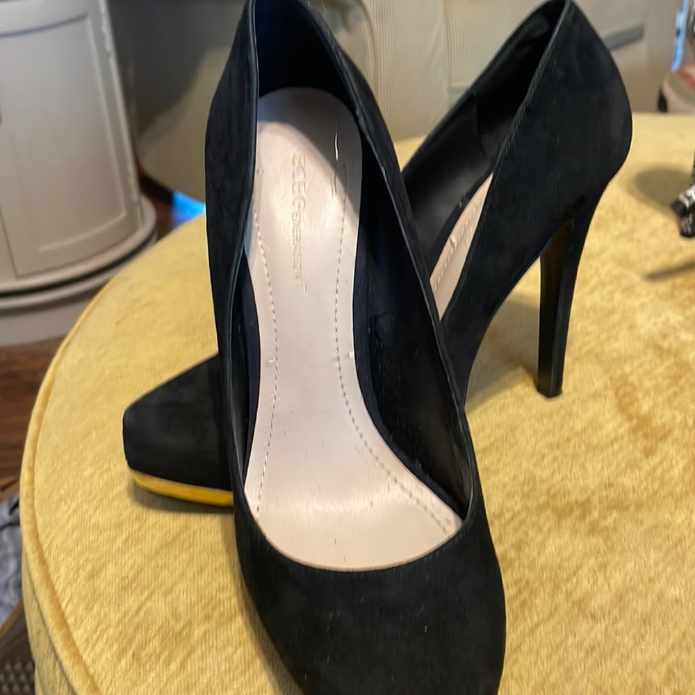 BCBG Generation size 10 stacked suede shoe